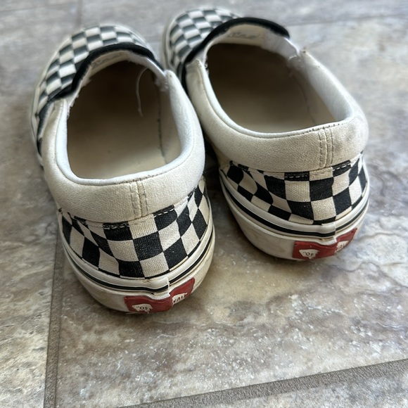 Vans - Picture 4 of 5